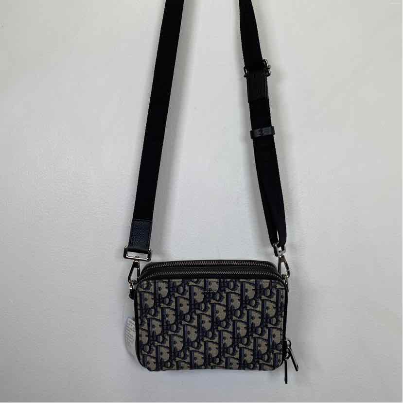 Pre-Owned Christian Dior Monogram Canvas Designer Handbag