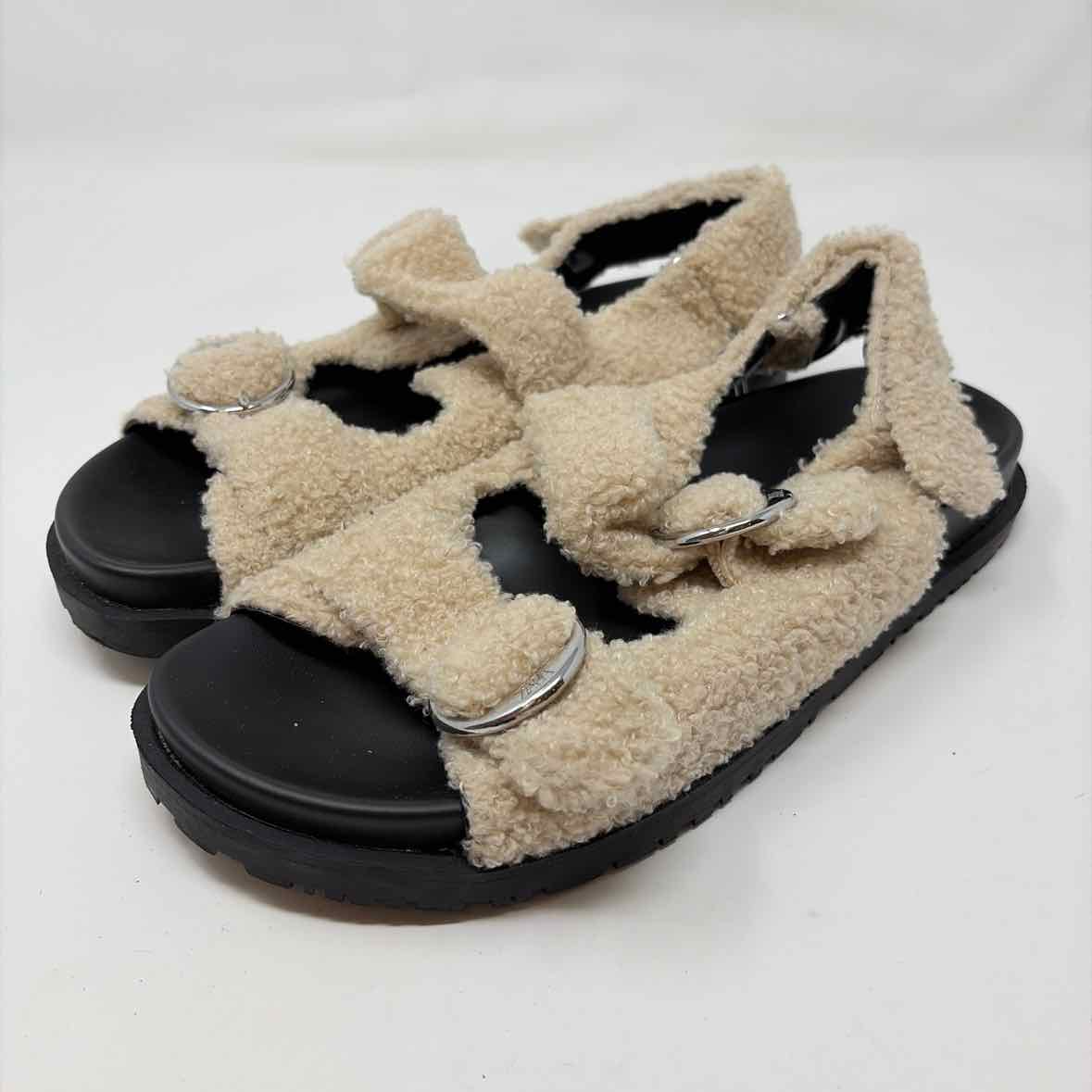 Pre-Owned Shoe Size 9.5 ZARA Tan Sandals