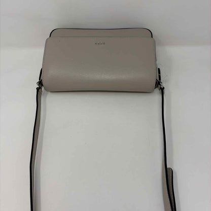 Pre-Owned DKNY Taupe Leather Handbag