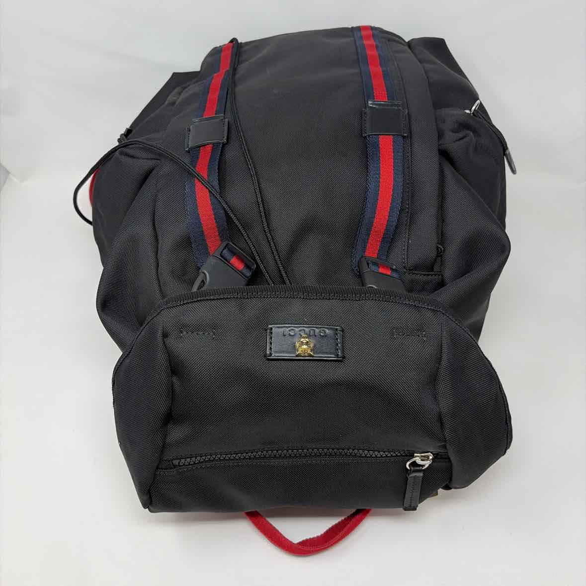 Pre-Owned Gucci Black Nylon Designer Handbag