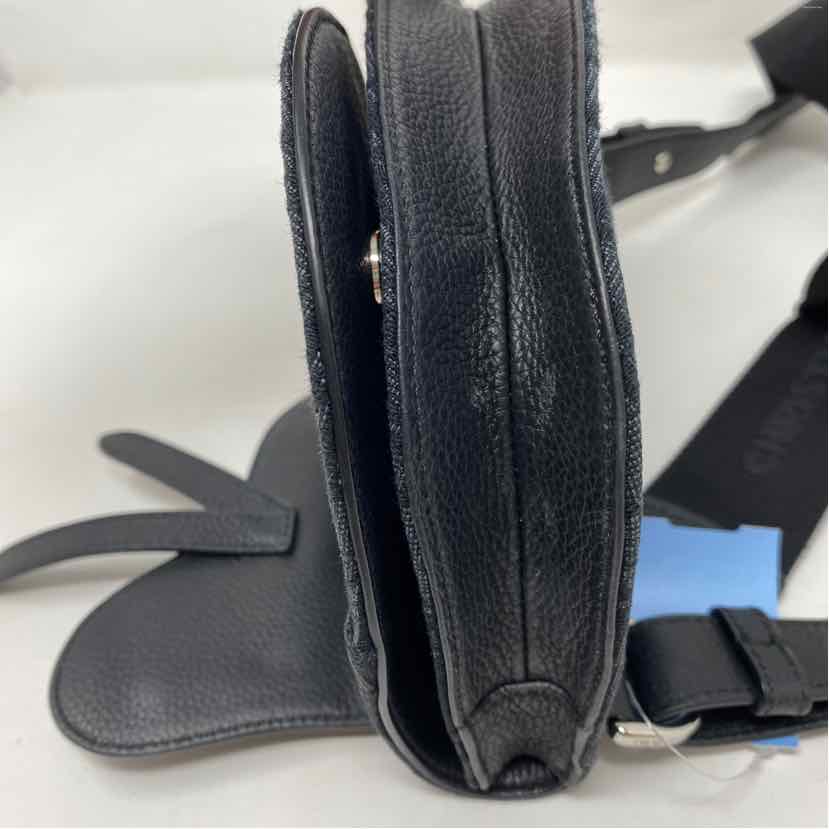 Pre-Owned Christian Dior Black Canvas Designer Handbag