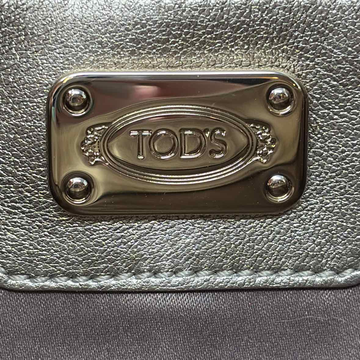 Pre-Owned Tod's Gold Leather Handbag