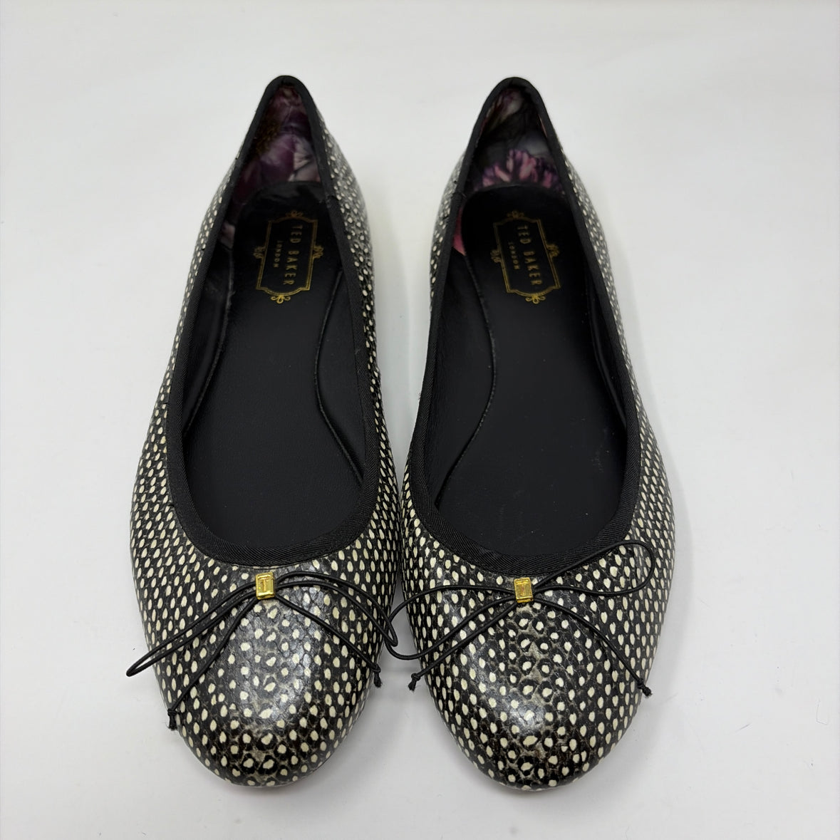 Pre-Owned Shoe Size 10 Ted Baker Black/White Flats