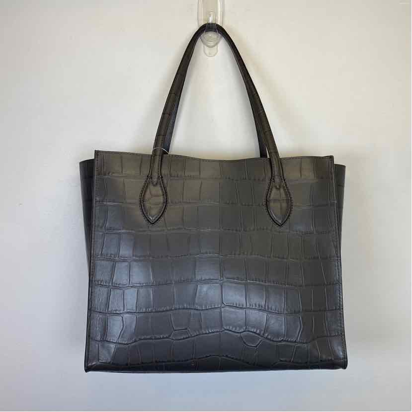 Pre-Owned Furla Grey Leather Handbag
