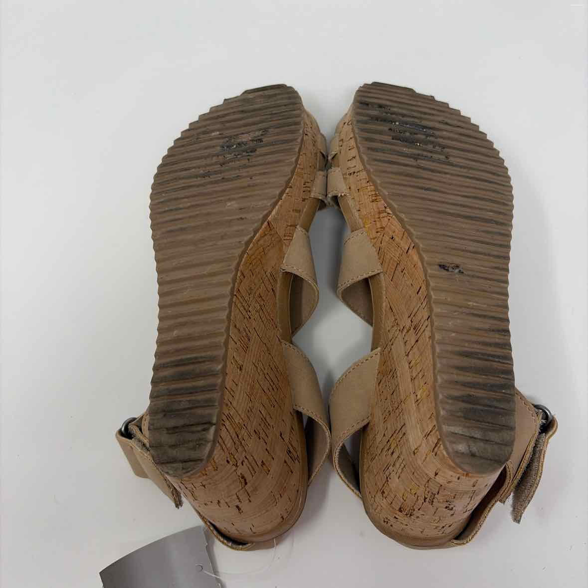 Pre-Owned Shoe Size 6.5 Laundry Tan Wedge