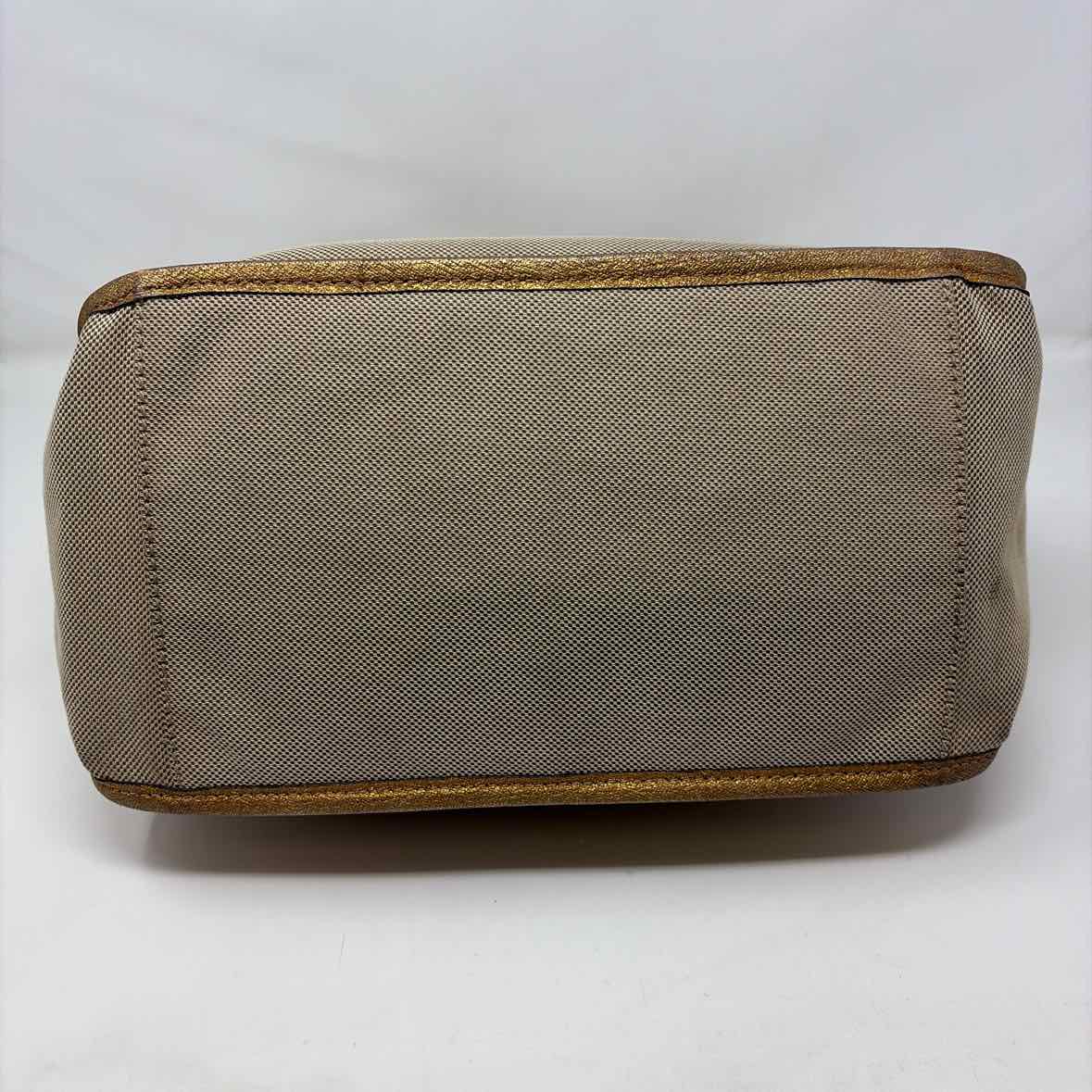 Pre-Owned Chloe Beige Canvas Designer Handbag