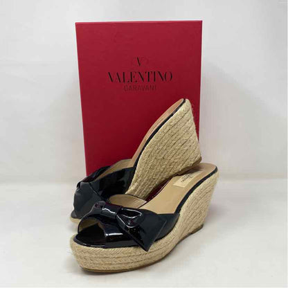 Pre-Owned Valentino Black Patent Shoe Size 7.5 Designer Shoes