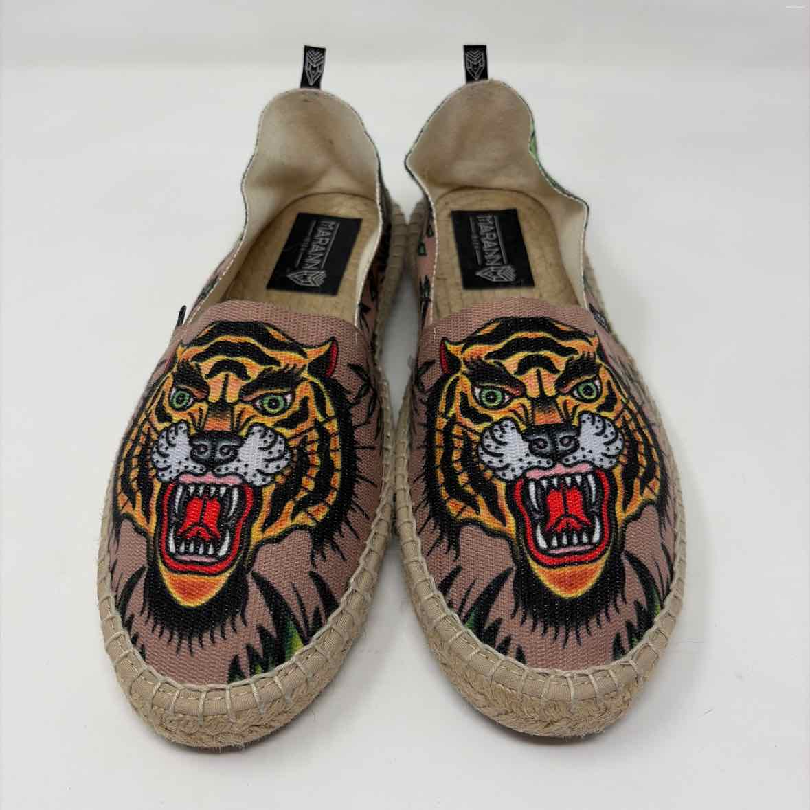 Pre-Owned Shoe Size 10.5 Marann Pink Multi Loafer