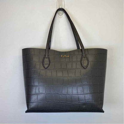 Pre-Owned Furla Grey Leather Handbag