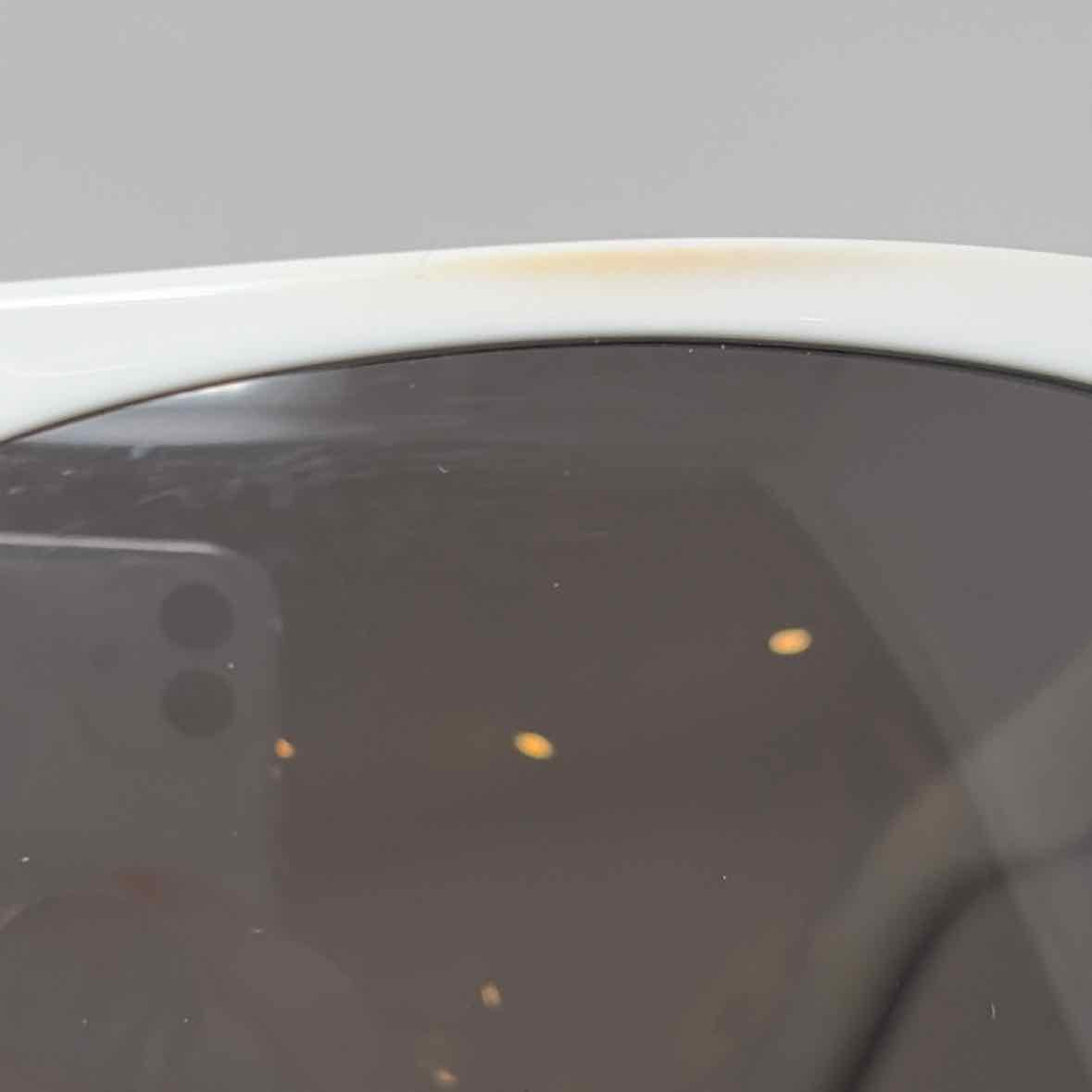 Pre-Owned Saint Laurent White Plastic Designer Sunglasses