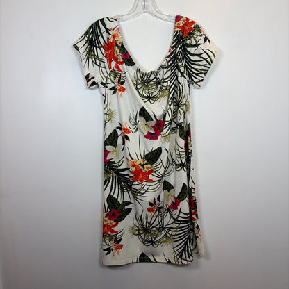 Pre-Owned Size XXL Hot Kiss White Multi Casual Dress