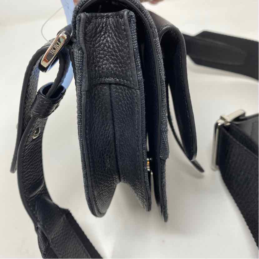 Pre-Owned Christian Dior Black Canvas Designer Handbag