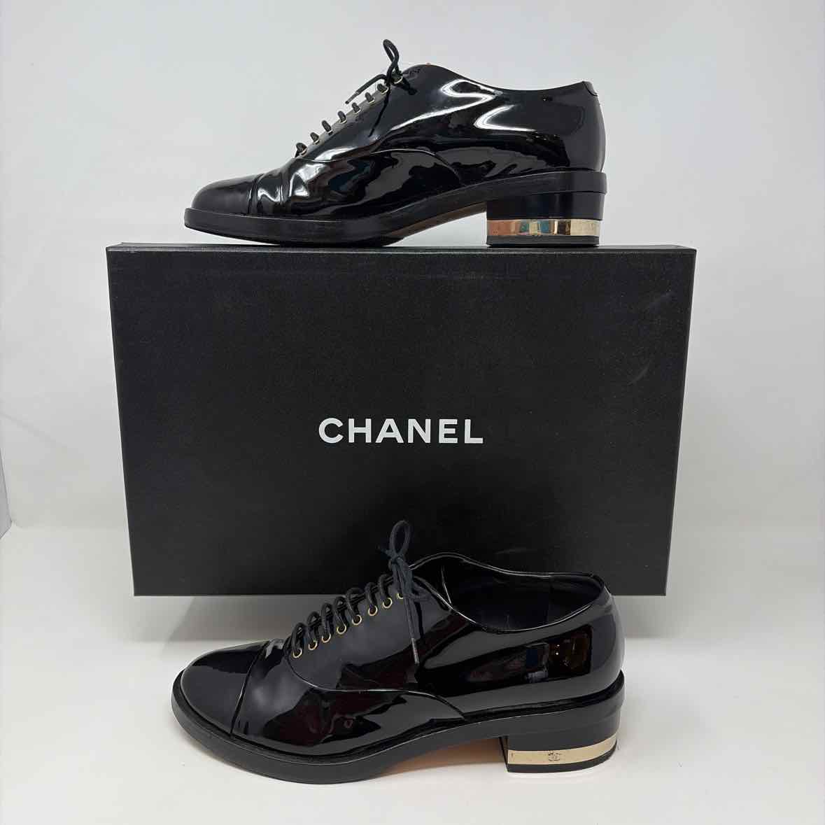 Pre-Owned Chanel Black Patent Shoe Size 7.5 Designer Shoes