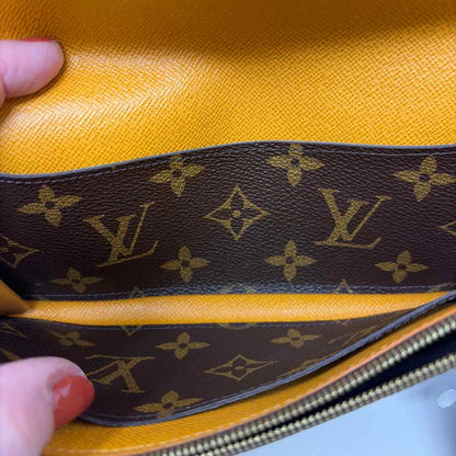 Pre-Owned Louis Vuitton Monogram Canvas Designer Wallet