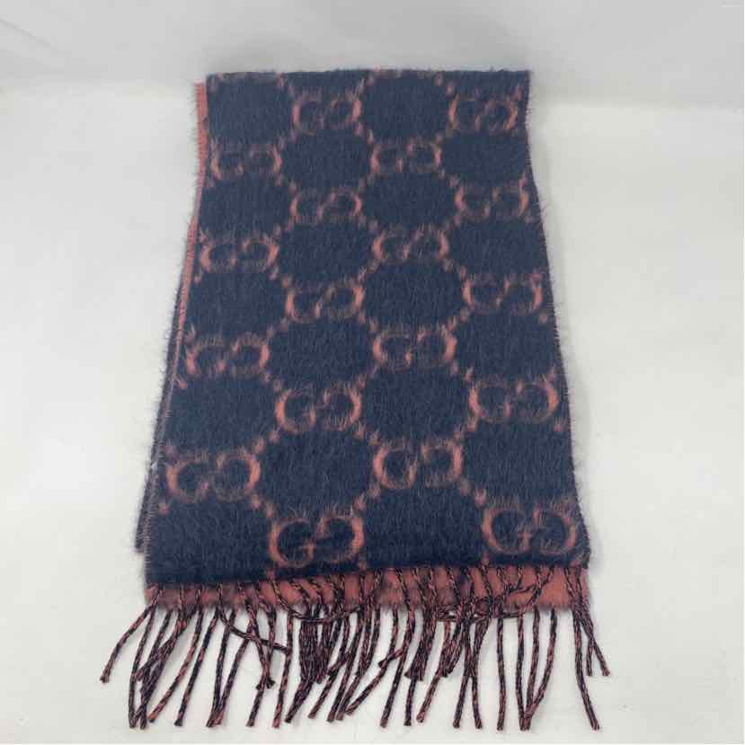 Pre-Owned Gucci Grey Knit Designer Scarf