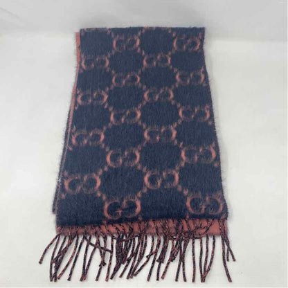 Pre-Owned Gucci Grey Knit Designer Scarf
