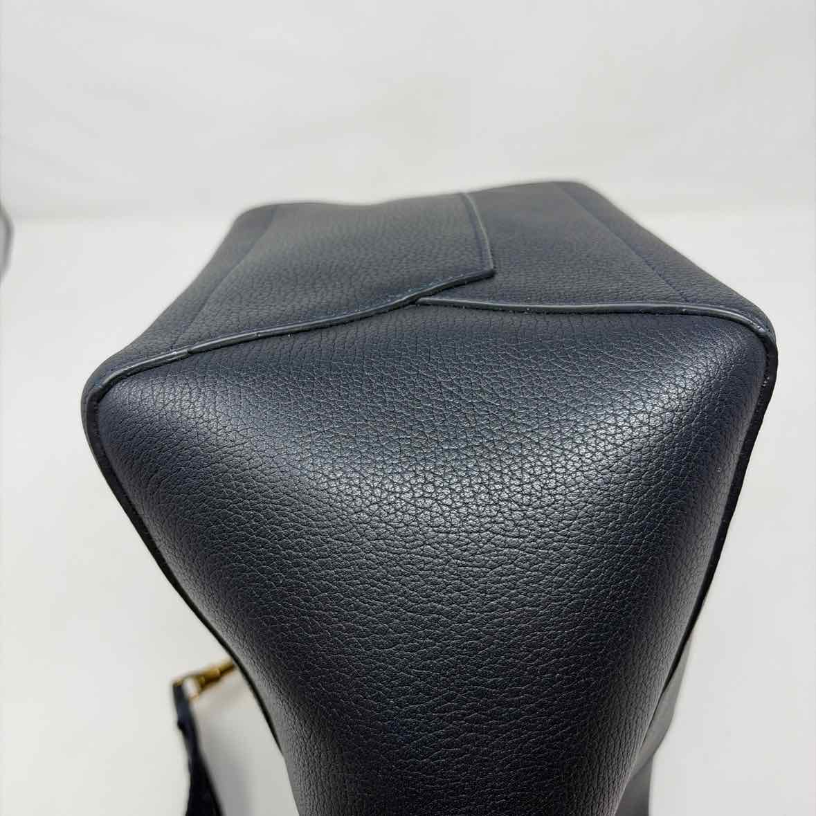 Pre-Owned Celine Navy Leather Designer Handbag