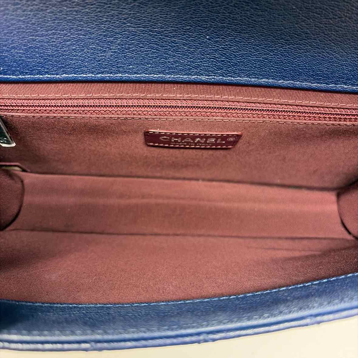 Pre-Owned Chanel Navy Leather Designer Handbag