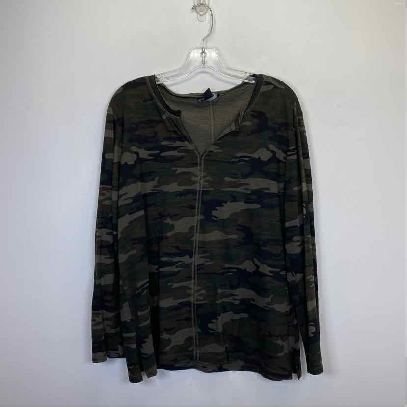 Pre-Owned Size XL Sanctuary Green Camo Top