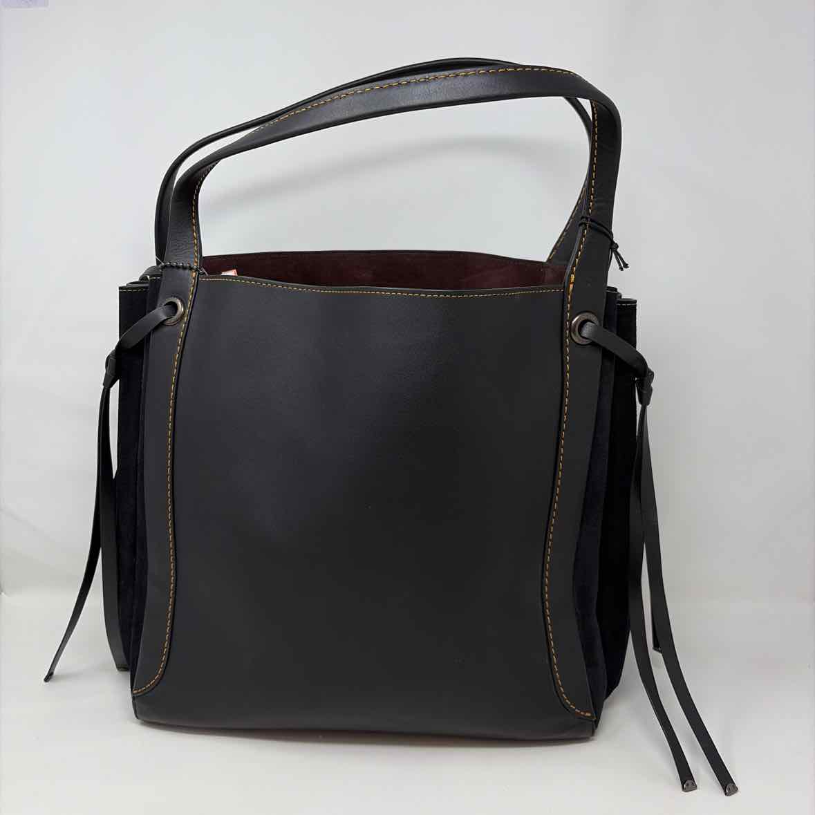 Pre-Owned Coach Black Leather Handbag