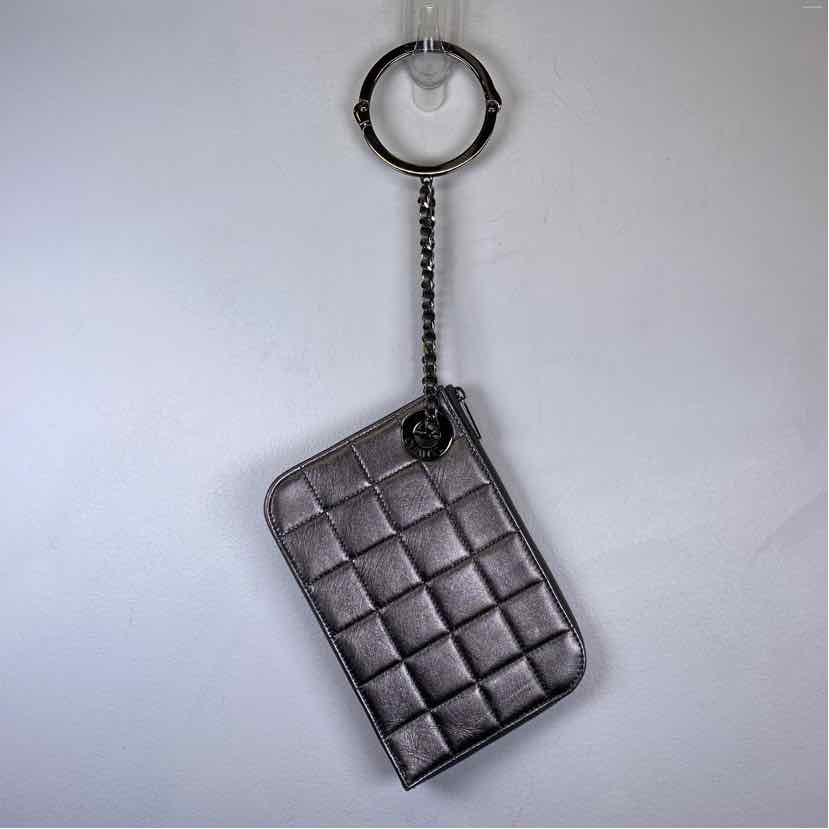 Pre-Owned Chanel Gunmetal Leather Designer Handbag