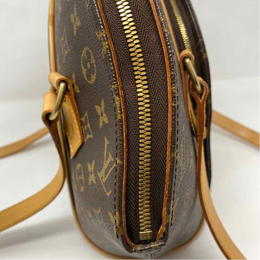 Pre-Owned Louis Vuitton Monogram Canvas Designer Handbag