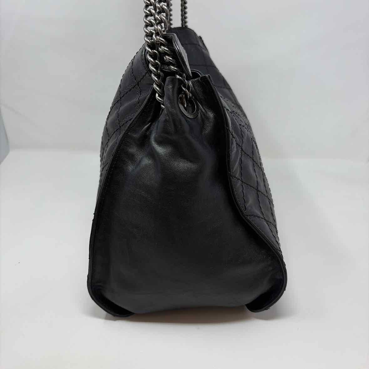 Pre-Owned Chanel Black Leather Designer Handbag