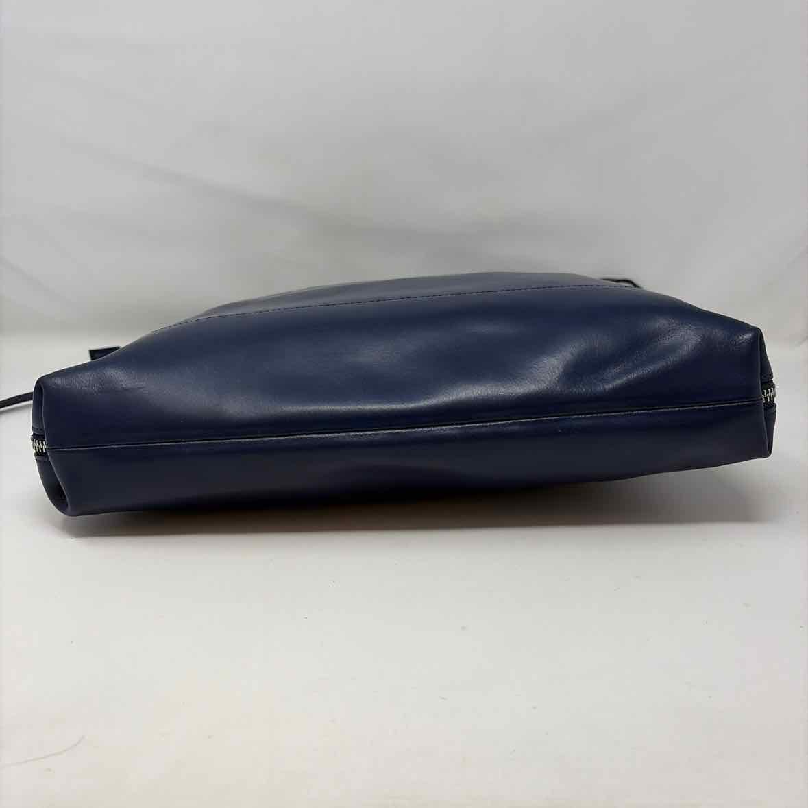 Pre-Owned Pelletteria Veneta Navy Leather Handbag