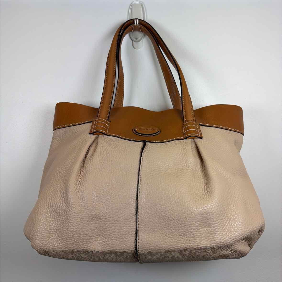 Pre-Owned Tod's Tan Leather Handbag