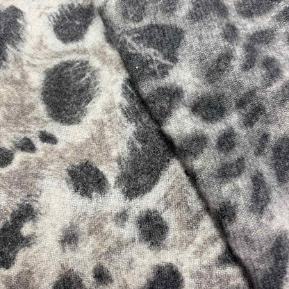 Pre-Owned Saint Laurent Grey Knit Designer Scarf