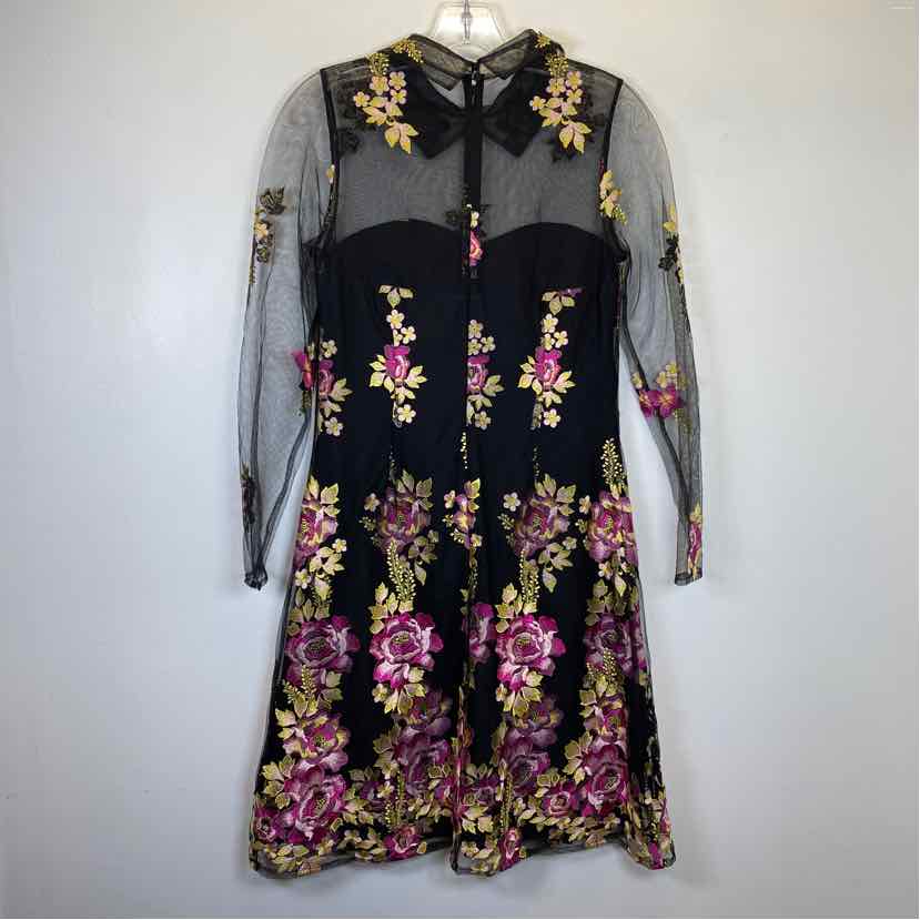 Pre-Owned Size 8/M Marchesa Notte Black Floral Casual Dress