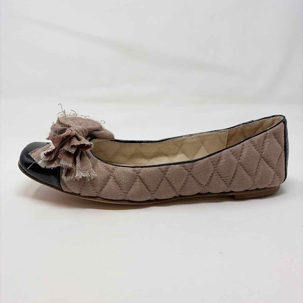 Pre-Owned Shoe Size 7 All Black Rose Flats