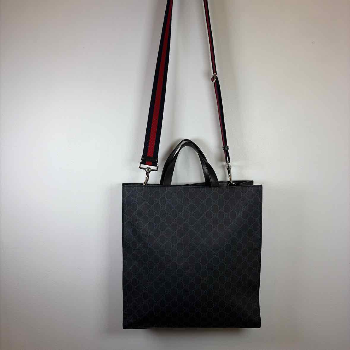 Pre-Owned Gucci Black Canvas Designer Handbag