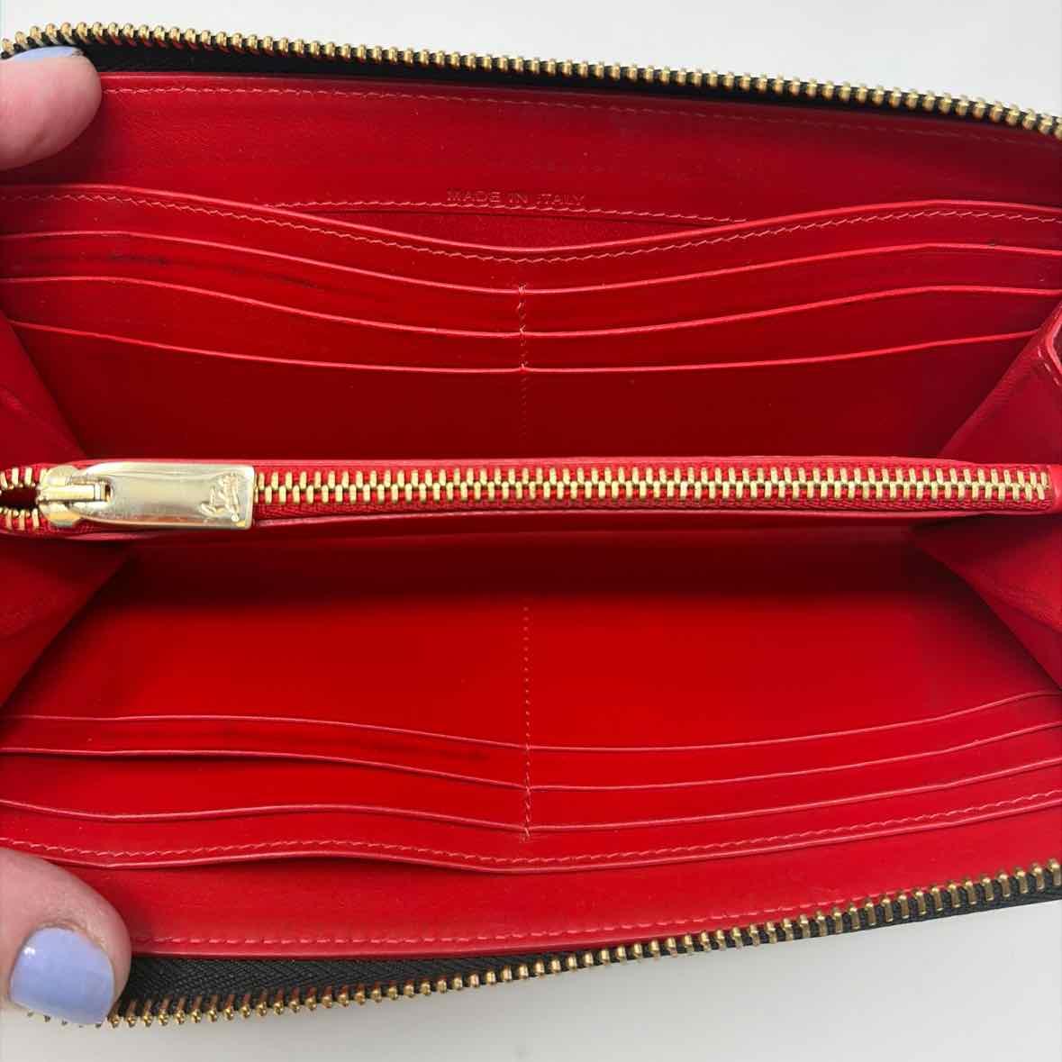 Pre-Owned Christian Louboutin Black Leather Designer Wallet