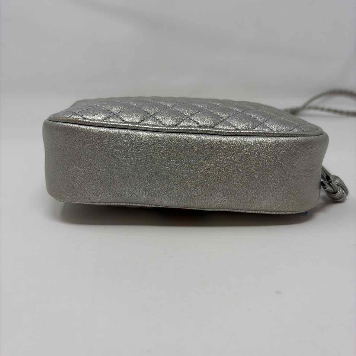Pre-Owned Gucci Silver Leather Designer Handbag