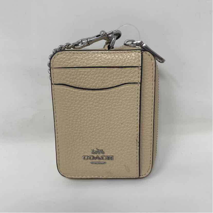 Pre-Owned Coach Cream Leather Wallet
