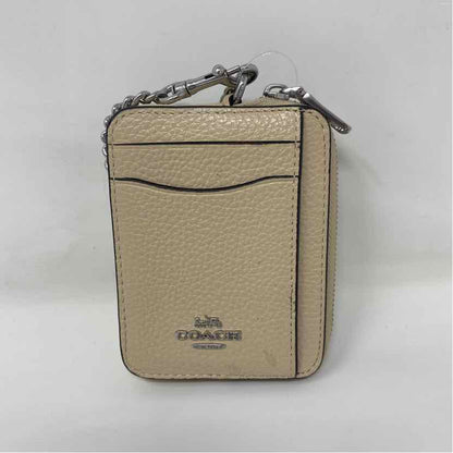 Pre-Owned Coach Cream Leather Wallet