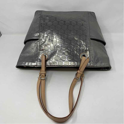 Pre-Owned Michael Kors Silver Leather Handbag