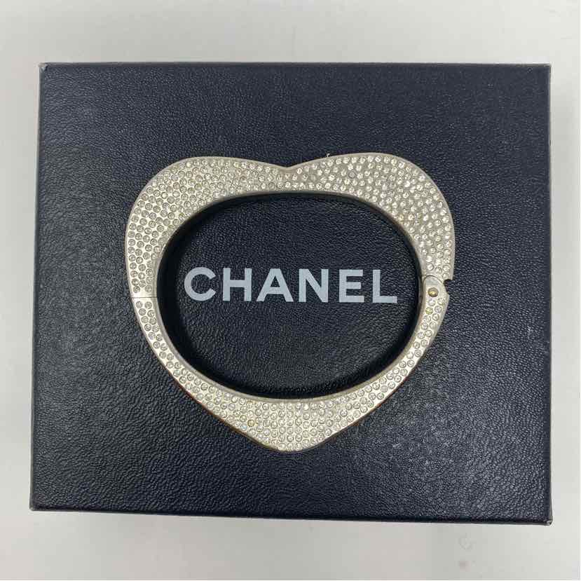 Pre-Owned Chanel Silver Multi Metal Designer Jewelry