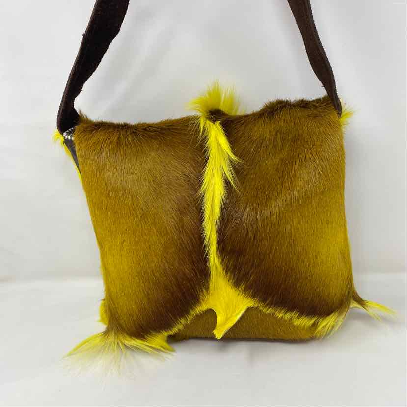 Pre-Owned Boutique Yellow Fur Handbag