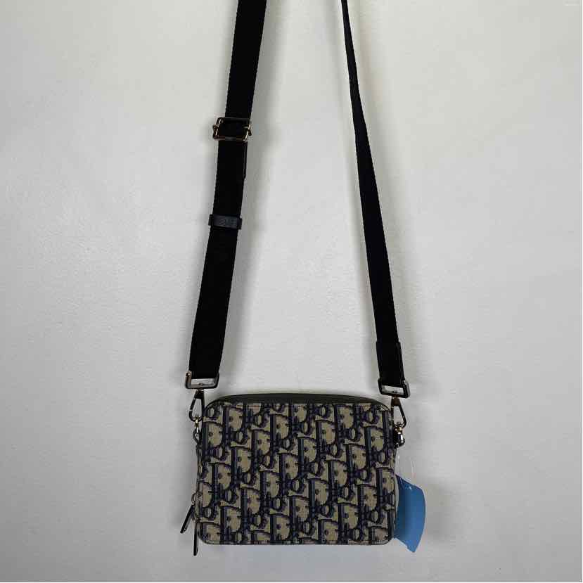 Pre-Owned Christian Dior Monogram Canvas Designer Handbag