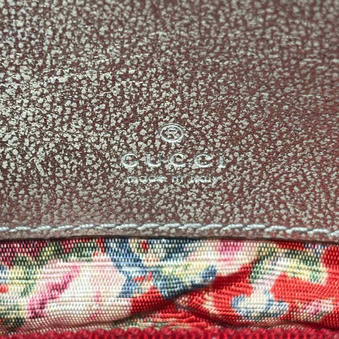 Pre-Owned Gucci Silver Leather Designer Handbag