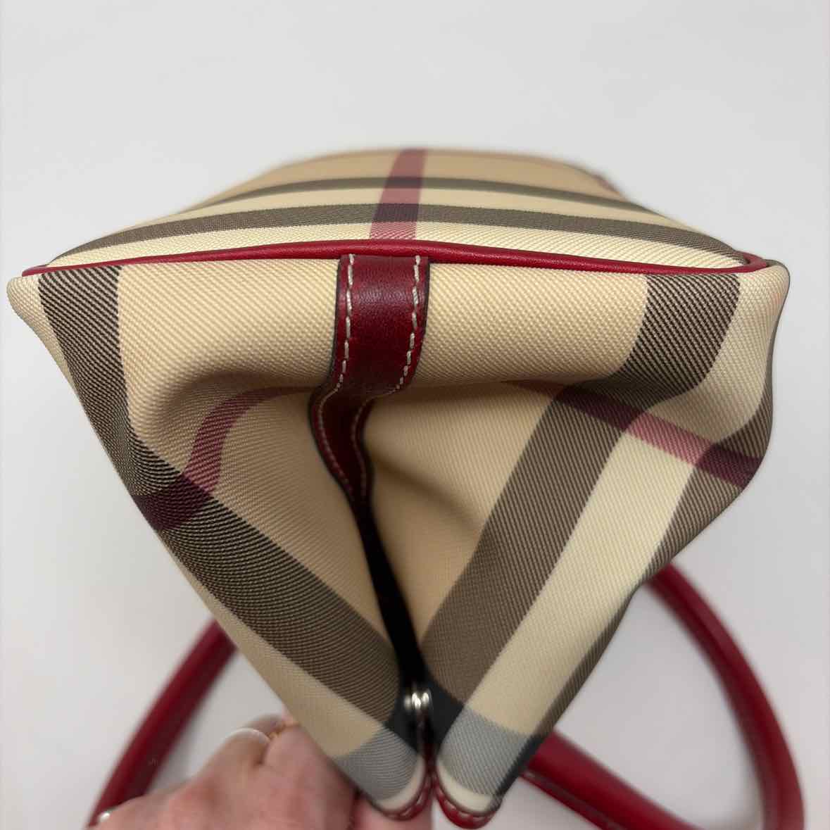 Pre-Owned Burberry Red Multi Coated Canvas Designer Handbag