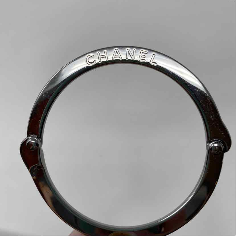 Pre-Owned Chanel Gunmetal Leather Designer Handbag