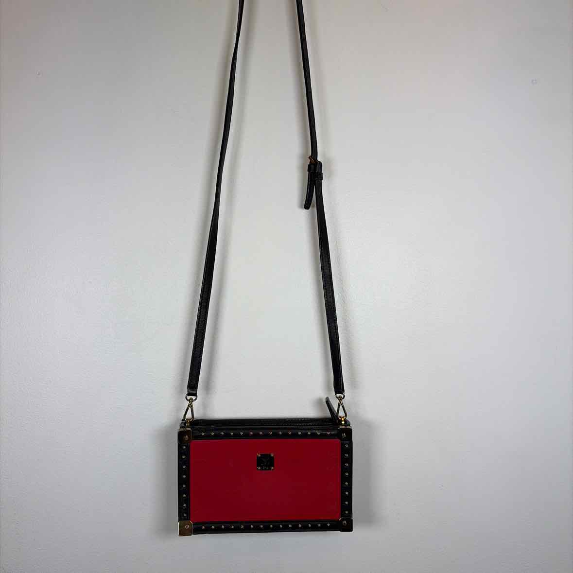 Pre-Owned MCM Red/Black Canvas Designer Handbag