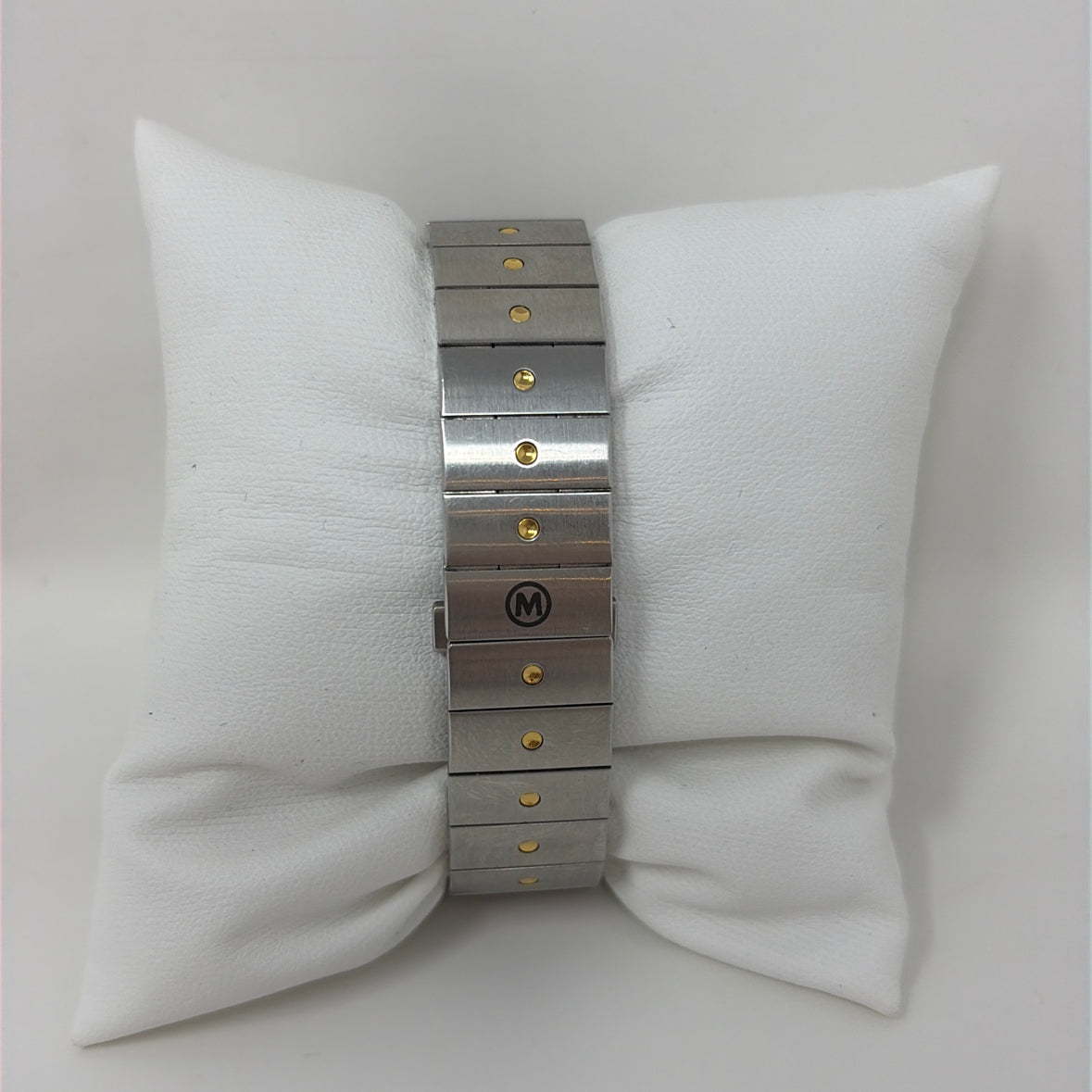 Pre-Owned Movado Silver Silver Designer Jewelry