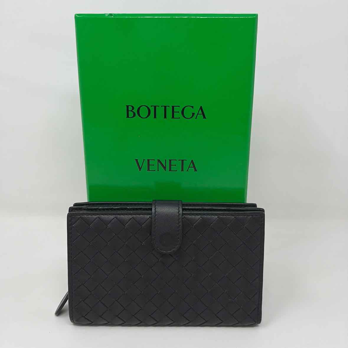 Pre-Owned Bottega Veneta Black Leather Designer Wallet