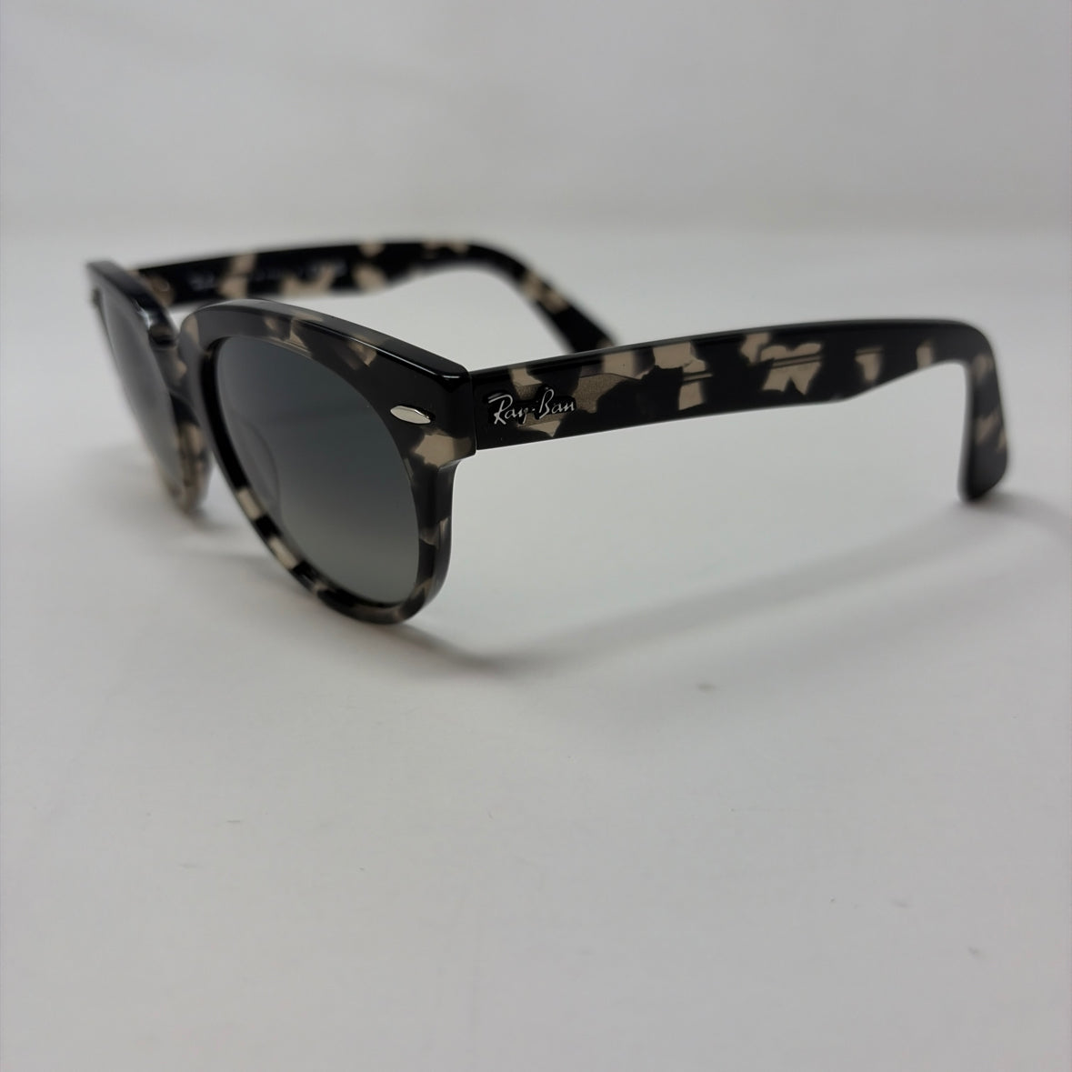 Pre-Owned Rayban Black/Grey Plastic Sunglasses