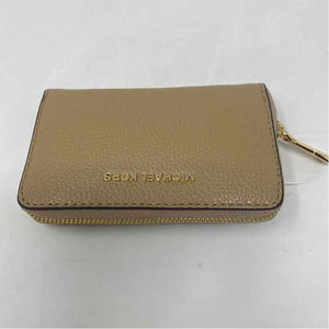 Pre-Owned Michael Kors Beige Leather Wallet