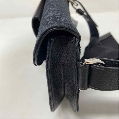 Pre-Owned Christian Dior Black Canvas Designer Handbag